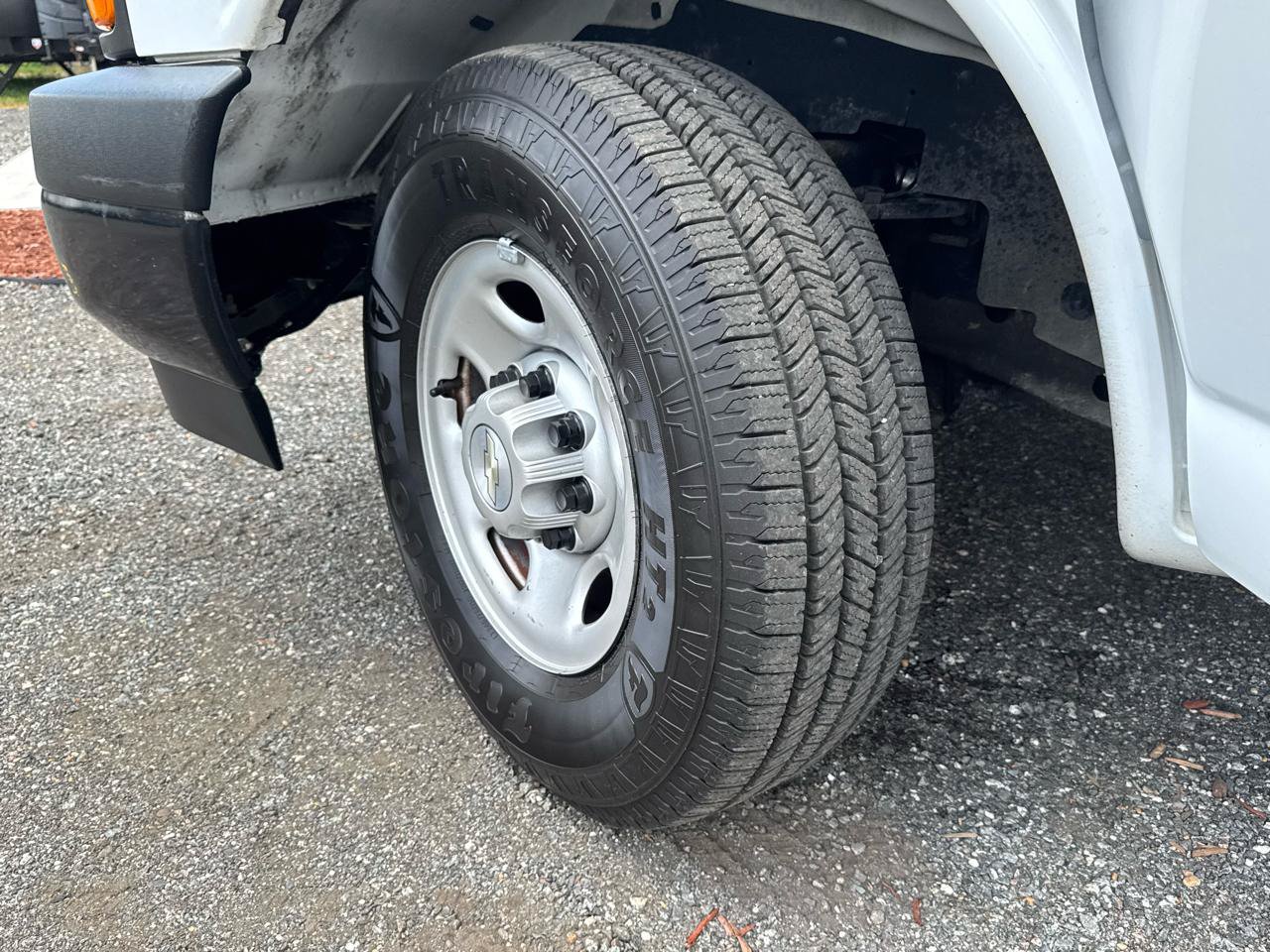 Used 2021 Chevrolet Express 2500 RWD image 25
