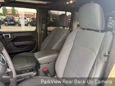 Used 2025 Jeep Wrangler Unlimited Sport AWD/4WD image 19