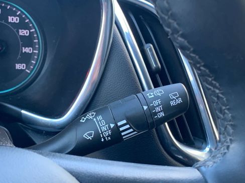 Used 2023 Chevrolet Equinox LT image 17