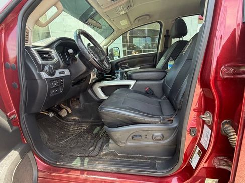 Used 2018 Nissan Titan PRO-4X AWD/4WD image 13