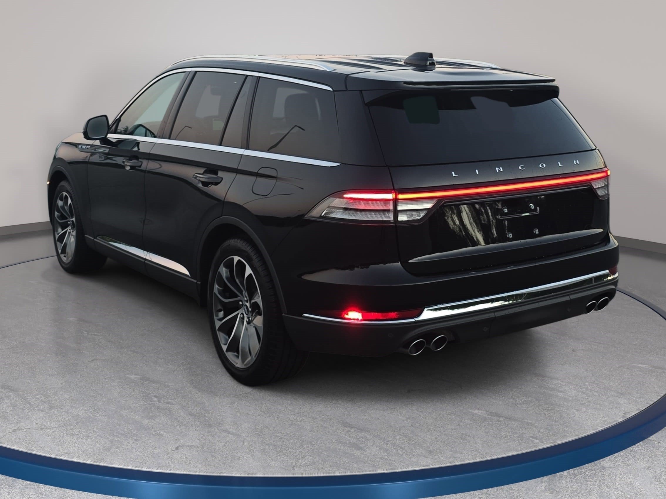 Used 2026 Lincoln Aviator Reserve w/ Luxury Package RWD image 7
