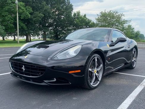 Used 2014 Ferrari California image 5