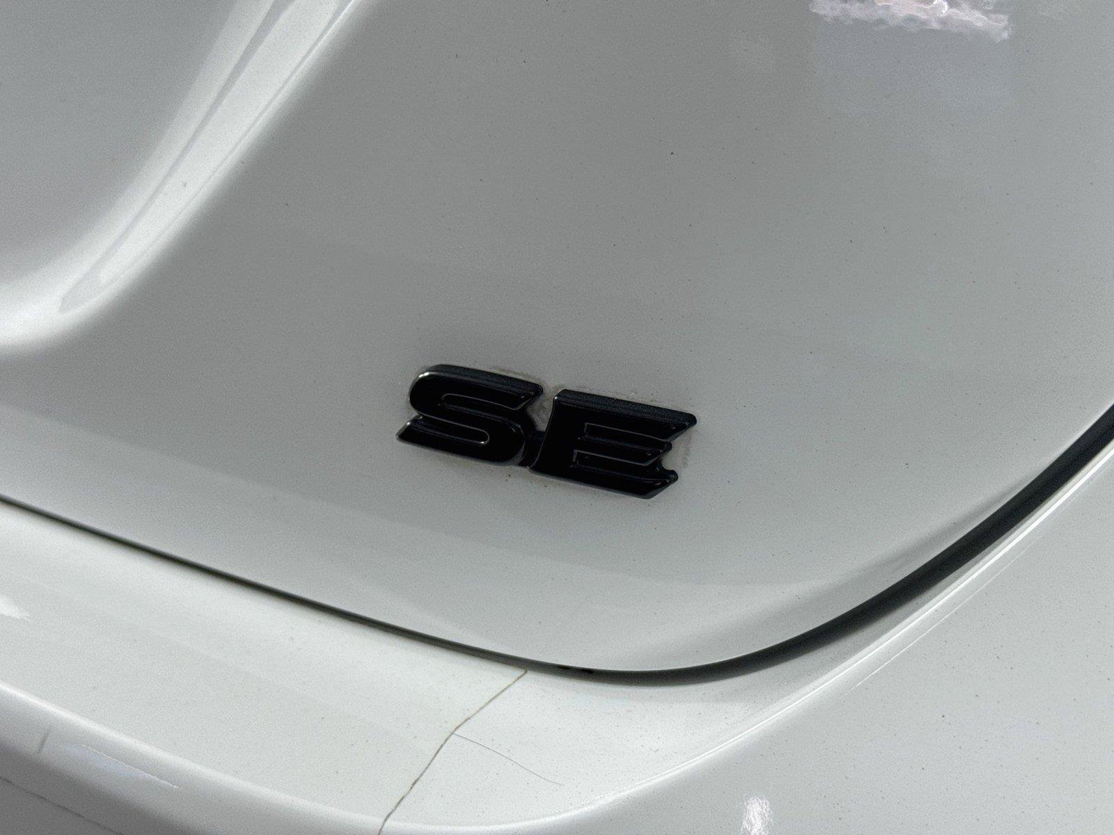 Used 2019 Toyota Camry SE w/ Convenience Package FWD image 13