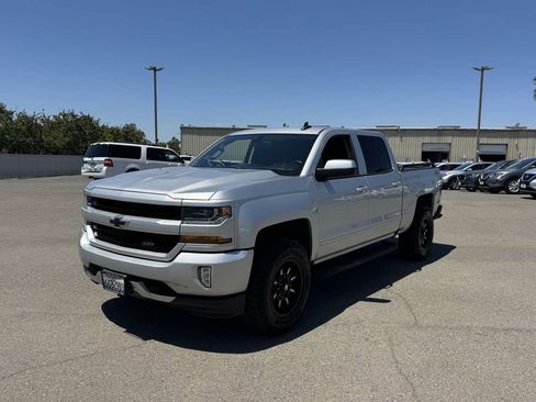 Used 2018 Chevrolet Silverado 1500 LT w/ Texas Edition AWD/4WD image 5