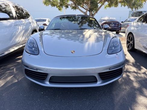 Used 2018 Porsche 718 Boxster S RWD image 2