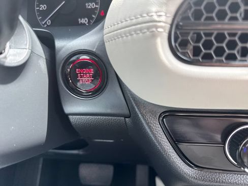 Certified 2025 Honda HR-V LX image 32