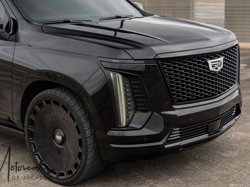 Used 2025 Cadillac Escalade Sport Platinum w/ LPO, Floor Liner Package image 29