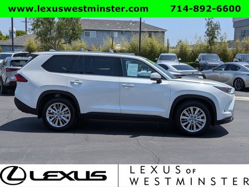Used 2024 Toyota Grand Highlander AWD image 4