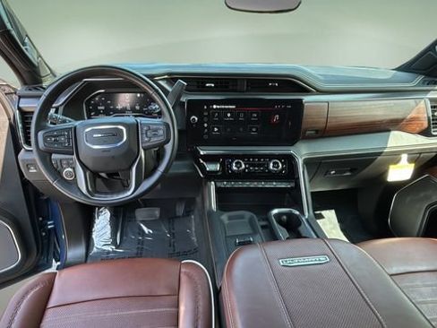 Used 2025 GMC Sierra 2500 Denali Ultimate AWD/4WD image 17