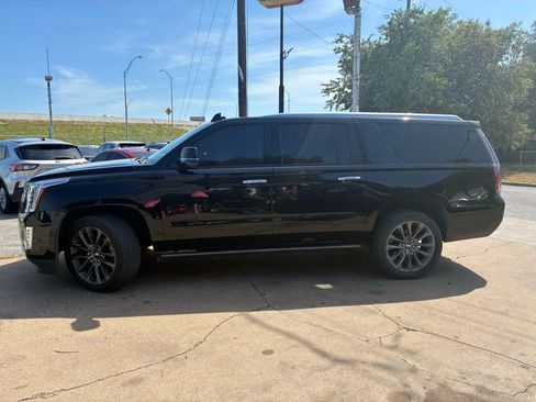 Used 2019 Cadillac Escalade ESV Premium Luxury w/ Escalade Sport Edition image 2