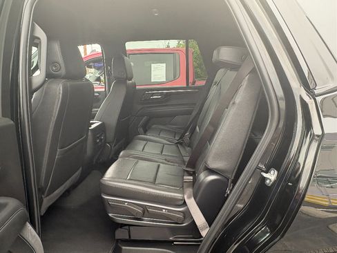 Used 2025 Chevrolet Tahoe Z71 AWD/4WD image 4