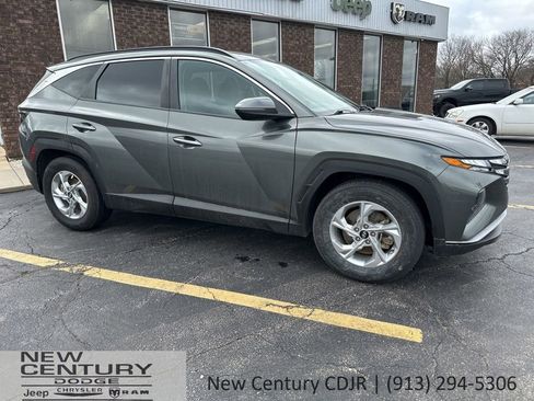 Used 2022 Hyundai Tucson SEL FWD image 3