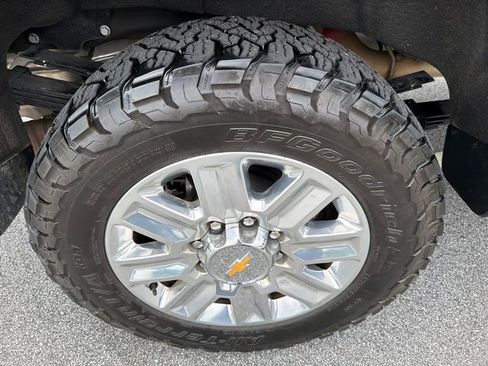 Used 2024 Chevrolet Silverado 2500 High Country w/ High Country Premium Package AWD/4WD image 17