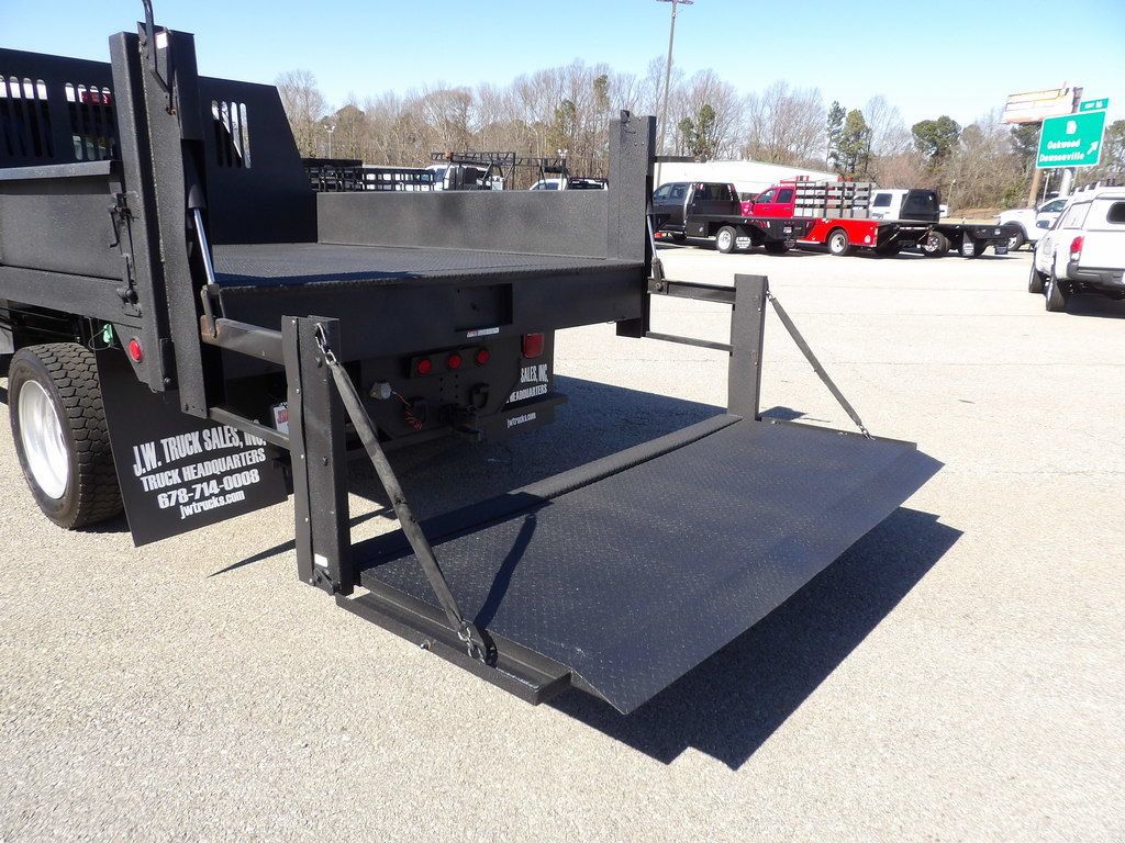 Used 2020 RAM 5500 Tradesman RWD image 47