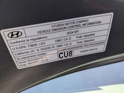 Used 2024 Hyundai Elantra Limited image 26