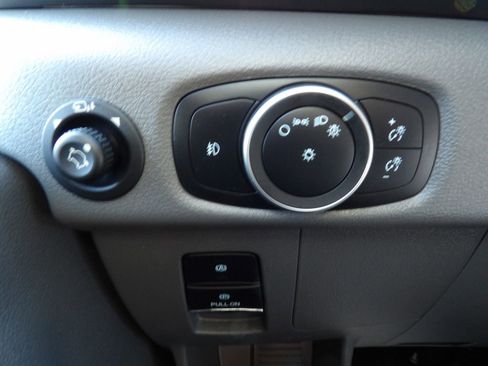 Used 2023 Ford Transit 350 XLT RWD image 19