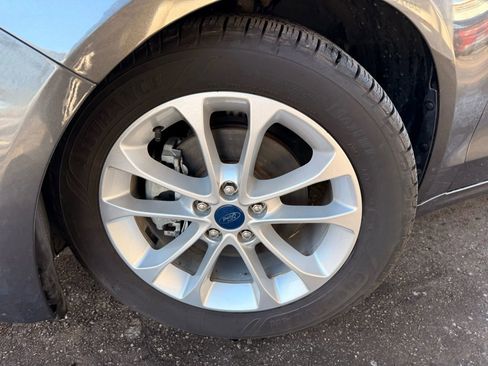 Used 2019 Ford Fusion SE image 38