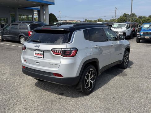 Used 2024 Jeep Compass Limited AWD/4WD image 2