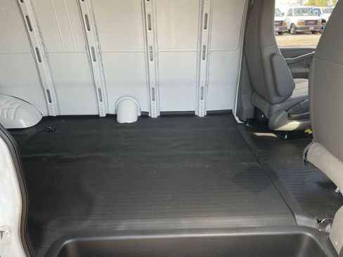 New 2025 GMC Savana 2500 Extended w/ Driver Convenience Package RWD image 27