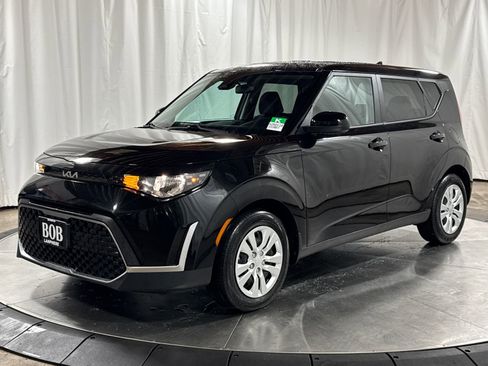 Certified 2023 Kia Soul LX image 1