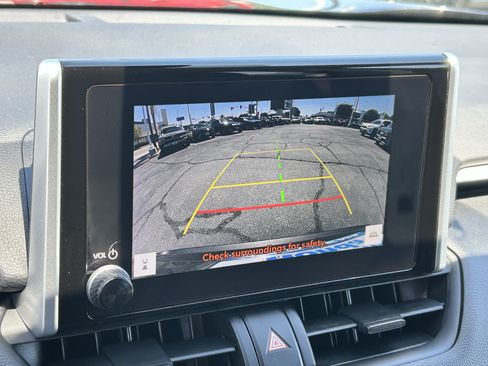 Used 2023 Toyota RAV4 XLE AWD/4WD image 19
