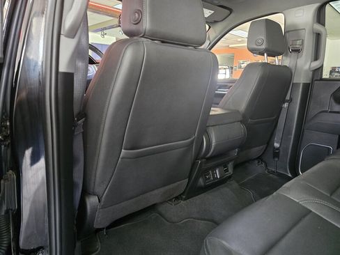 Used 2025 GMC Sierra 1500 SLT AWD/4WD image 16