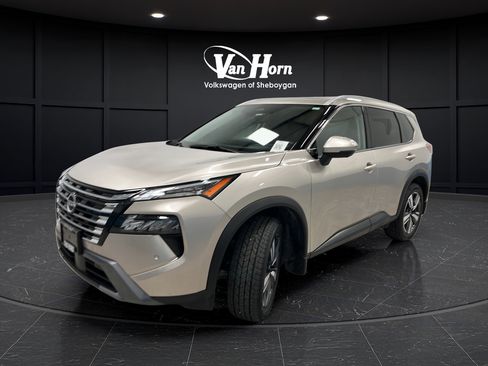 Used 2025 Nissan Rogue SL w/ SL Premium Package AWD/4WD image 3