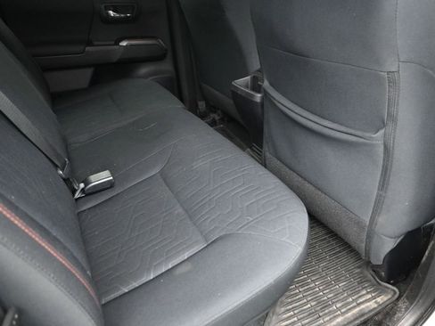 Used 2020 Toyota Tacoma TRD Sport AWD/4WD image 8
