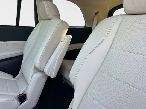 New 2026 Mercedes-Benz GLS 450 450 4MATIC SUV image 14