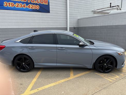 Used 2022 Honda Accord Sport image 2