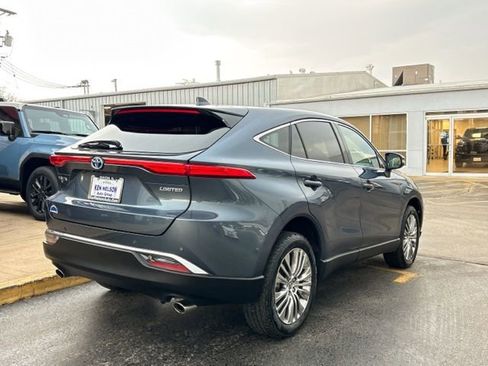 Used 2023 Toyota Venza Limited image 12