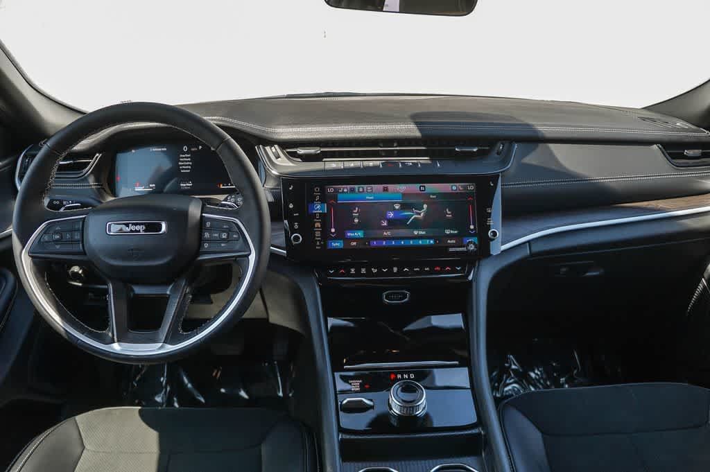 Used 2026 Jeep Grand Cherokee L 4WD image 12