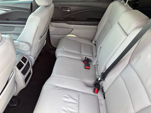 Used 2019 Honda Pilot EX-L image 18