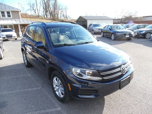 Used 2016 Volkswagen Tiguan S image 7