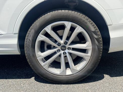 Certified 2025 Audi Q7 3.0T Premium Plus AWD/4WD image 27