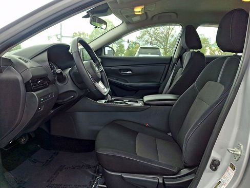 Used 2021 Nissan Sentra SV FWD image 13