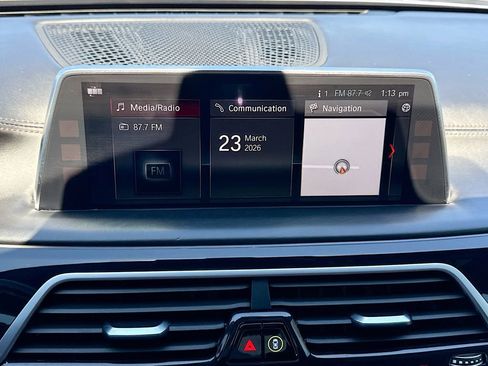 Used 2018 BMW 750i image 30