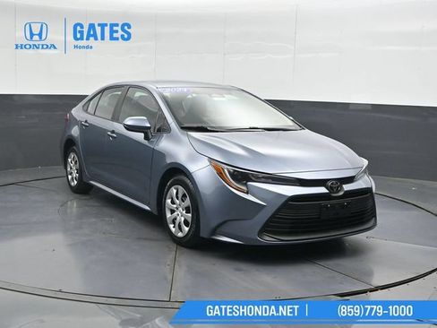 Used 2024 Toyota Corolla LE FWD image 4