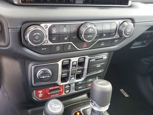 New 2026 Jeep Gladiator Rubicon AWD/4WD image 24