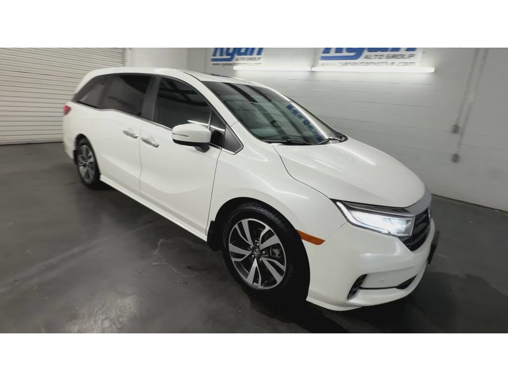 Certified 2024 Honda Odyssey Touring image 2