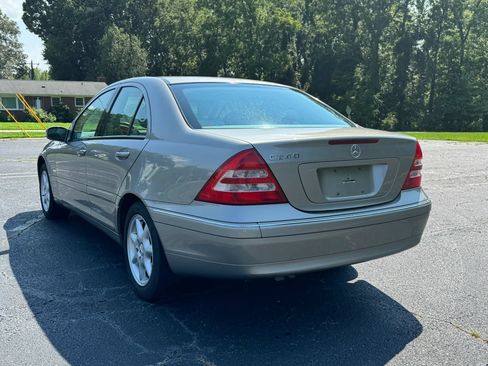 Used 2004 Mercedes-Benz C 240 Sedan image 5