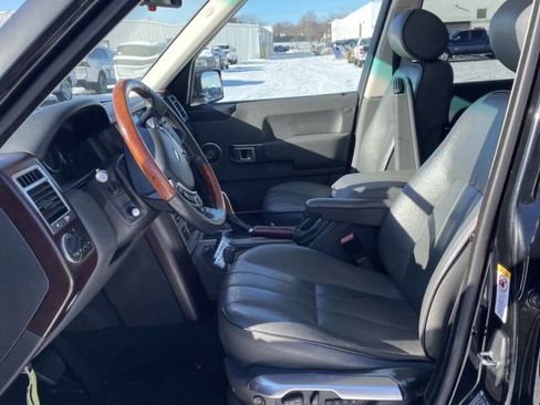 Used 2005 Land Rover Range Rover HSE image 2