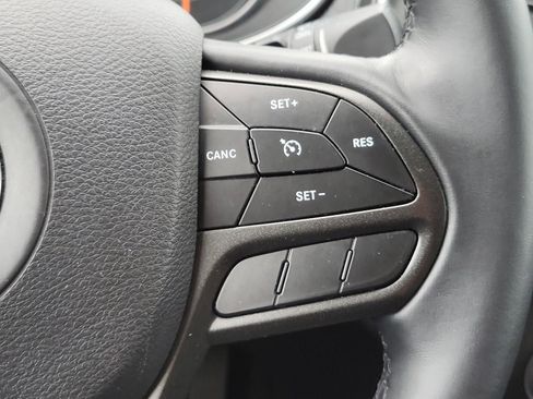 Used 2019 Jeep Cherokee Trailhawk AWD/4WD image 26