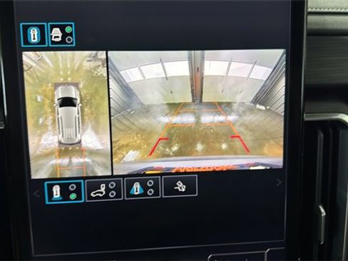 Used 2025 GMC Acadia Elevation image 32