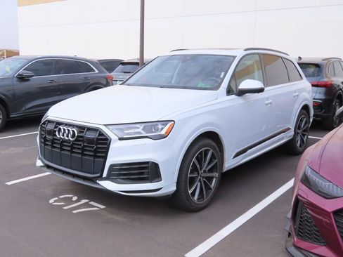 Used 2021 Audi Q7 3.0T Premium Plus w/ Executive Package AWD/4WD image 2