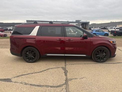 Used 2023 Kia Carnival SX FWD image 12