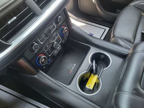 Used 2022 Chevrolet Tahoe High Country AWD/4WD image 19