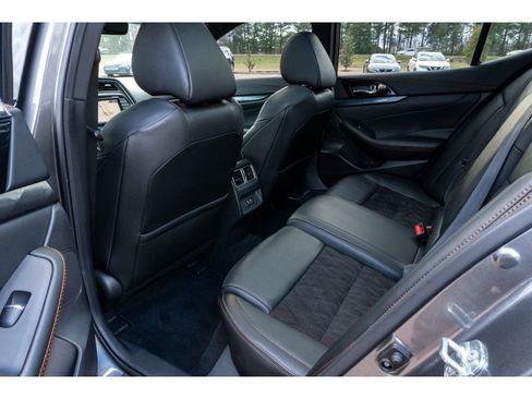 Used 2023 Nissan Maxima SR w/ Sport Mat Group image 13