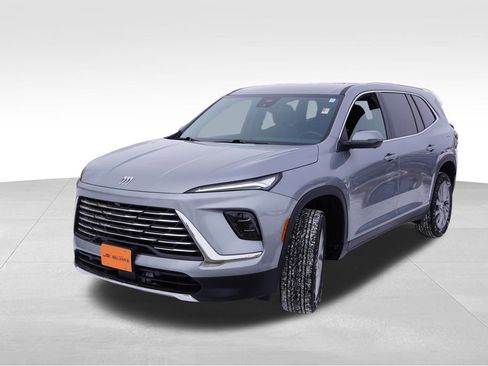 Certified 2025 Buick Enclave Preferred image 11