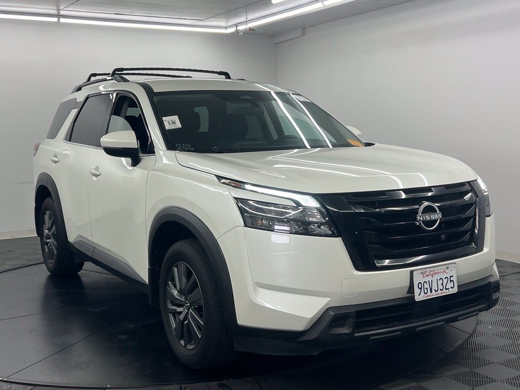 Used 2023 Nissan Pathfinder SV w/ Black Appearance Package FWD image 3